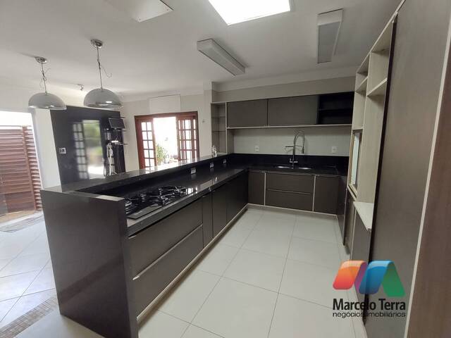 Casa para Venda em São José dos Campos - 4