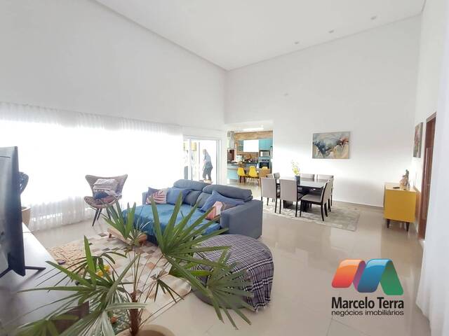 #CD2 - Casa para Venda em São José dos Campos - SP - 2