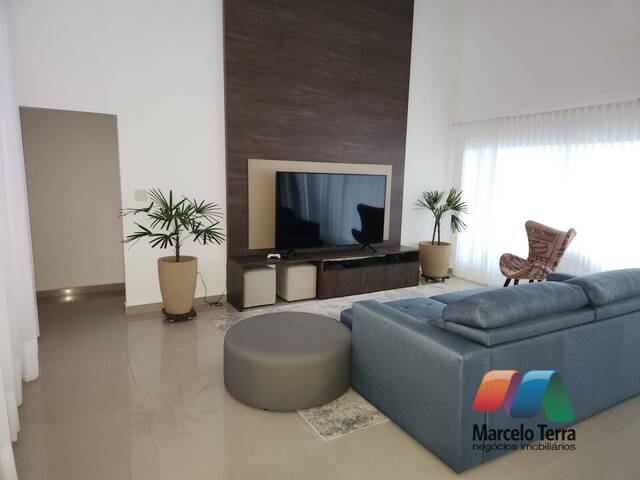 Casa para Venda em São José dos Campos - 4