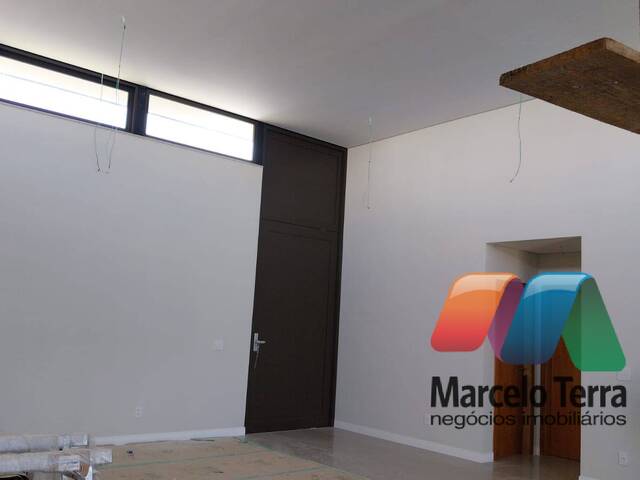 Casa para Venda em São José dos Campos - 4